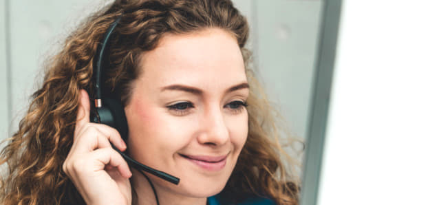 Profesor nativo de inglés Paul Finch, británico de Inglaterra, ofrece clases de conversación y cursos en línea y en Brasília, incluyendo cursos profesionales, inglés preparatorio y otros servicios a través de English Solutions Brasília.